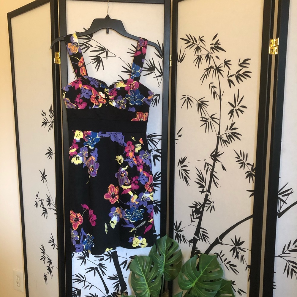 Corset style floral dress with pockets